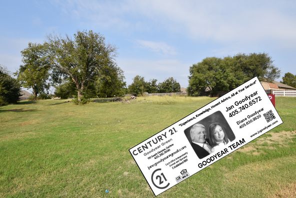 Crume: 3421 S Division St, Guthrie, OK 73044